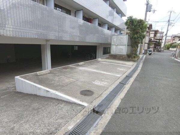 駐車場(駐車場)