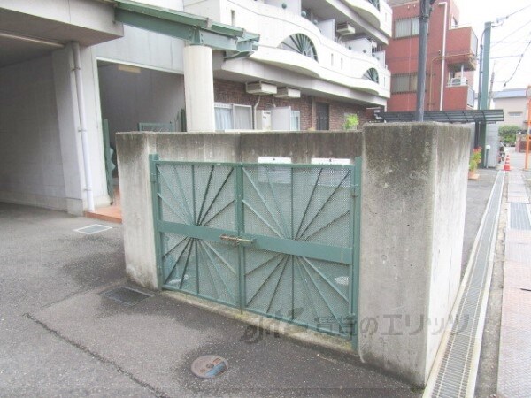 共有部分(ゴミ置き場)