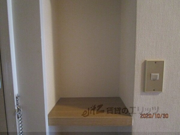 収納(玄関部分)