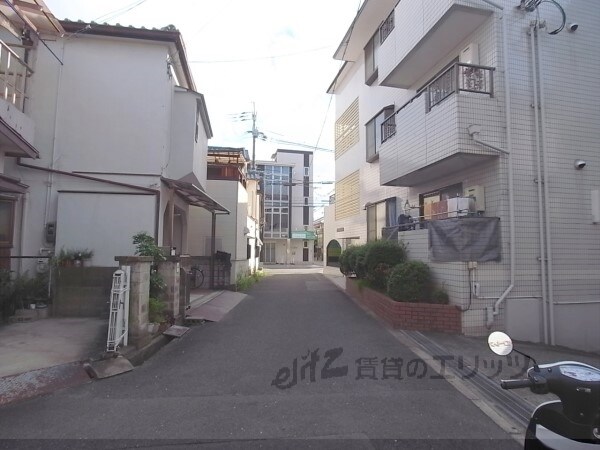 その他(前面道路)