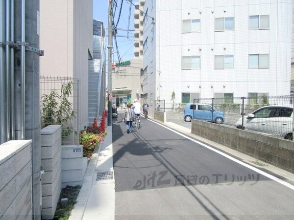 その他(前面道路)