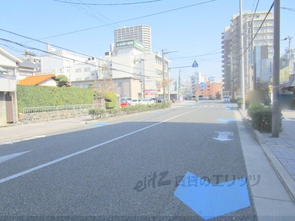 その他(前面道路)