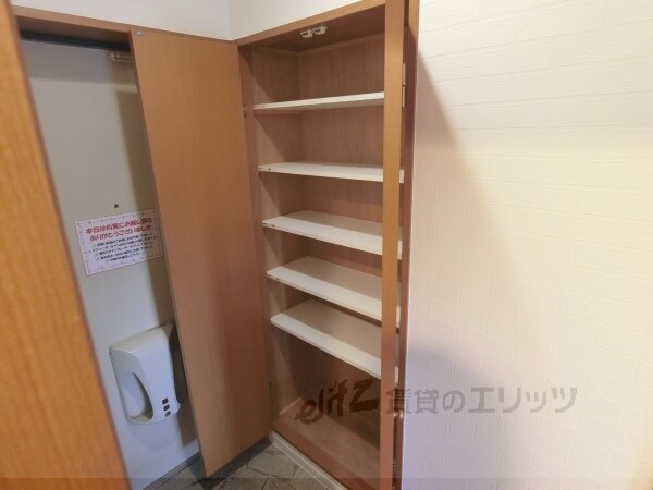 設備(下駄箱)