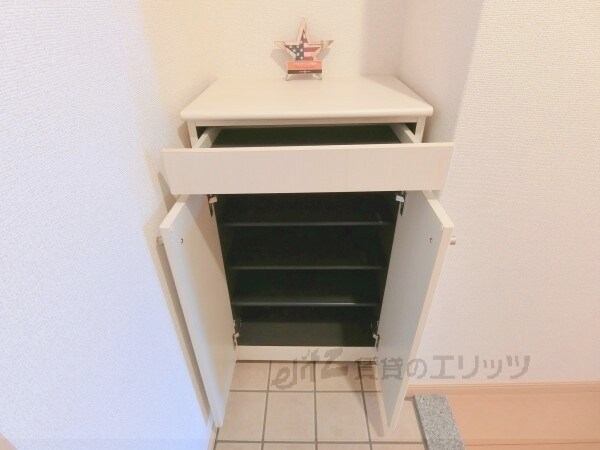 設備(下駄箱)
