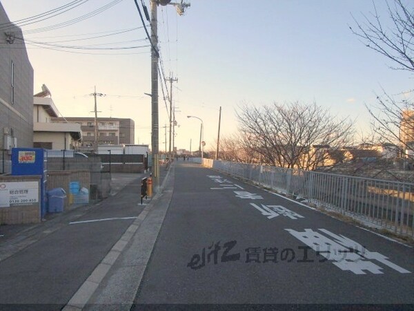 その他(前面道路)