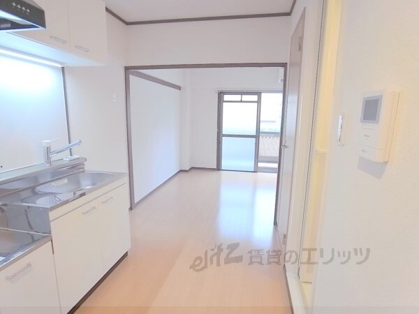 物件内観写真2　(居室)