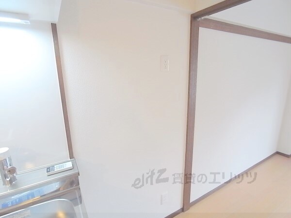 物件内観写真10　(冷蔵庫置場)