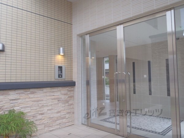 物件内観写真16　(エントランス)