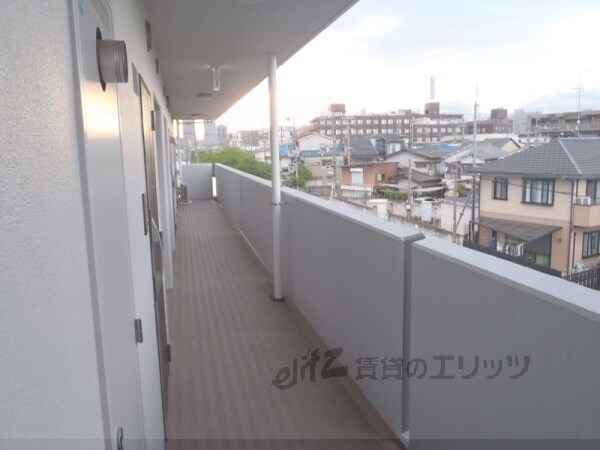 物件内観写真15　(通路)