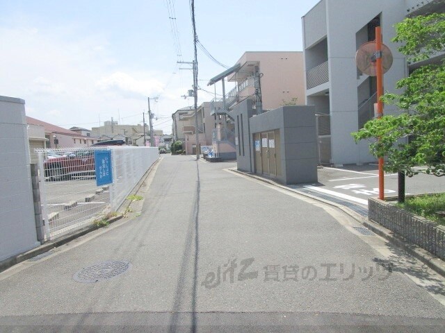 物件内観写真18　(前面道路)