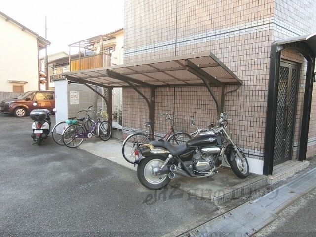 物件内観写真5　(駐輪場)