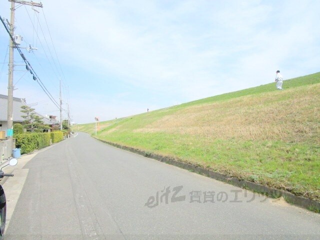 物件内観写真6　(前面道路)