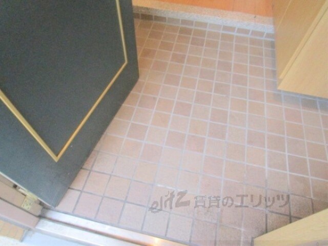 物件内観写真12　(玄関)