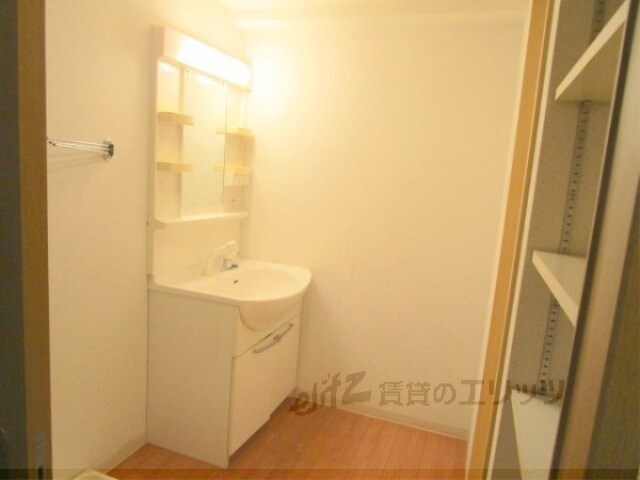 物件内観写真16　(洗面所)