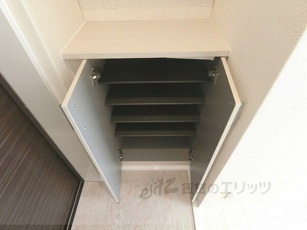 設備(下駄箱)