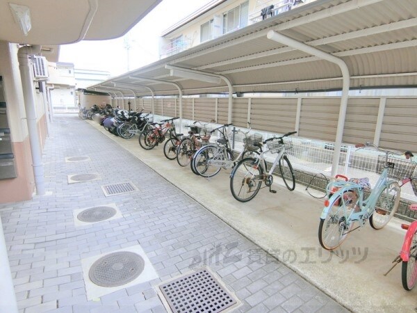 物件内観写真6　(駐輪場)