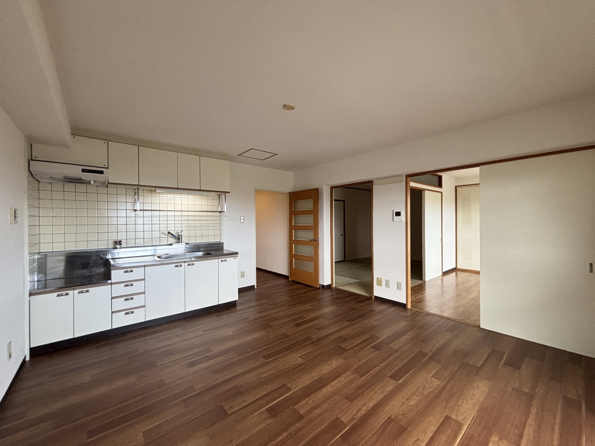 物件内観写真10　(リビング/居室)