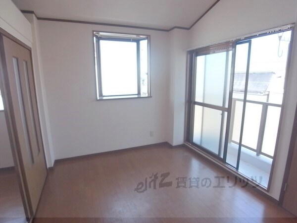 物件内観写真4　(洋室)