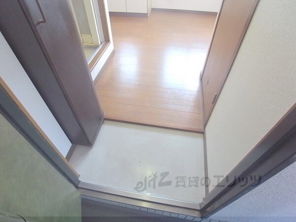 物件内観写真10　(玄関)