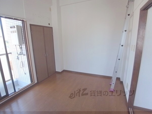 物件内観写真11　(洋室)