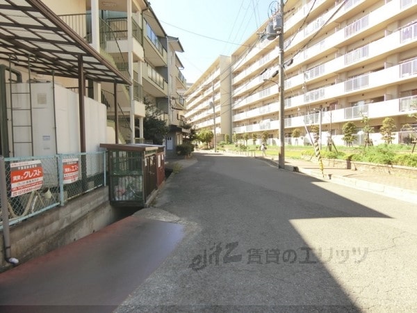 その他(前面道路)