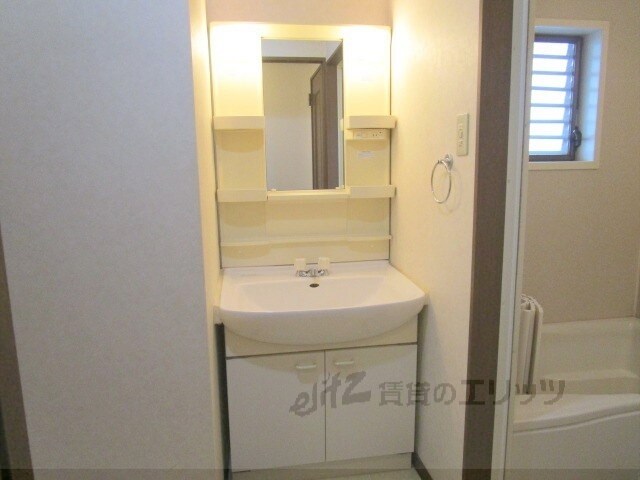 物件内観写真14　(洗面所)