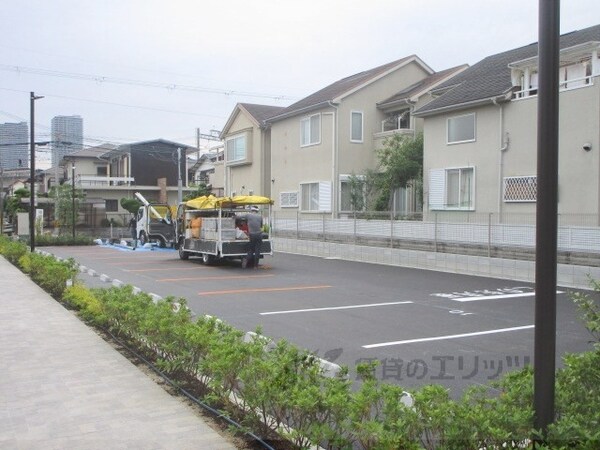 駐車場(前面道路)