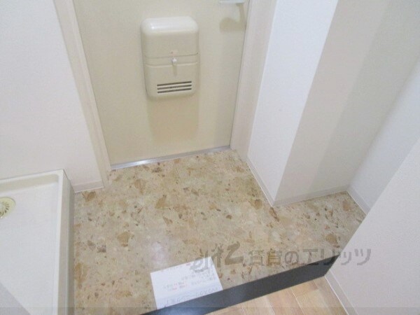 物件内観写真9　(玄関)
