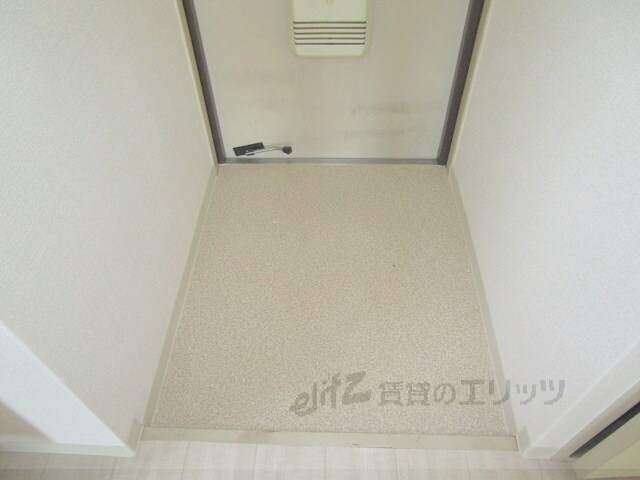 物件内観写真6　(玄関)