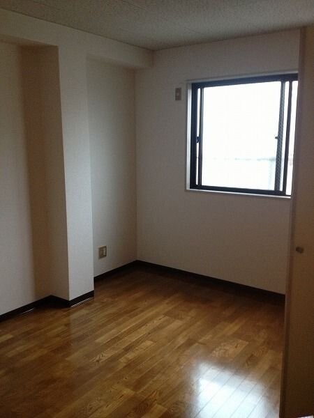 物件内観写真5　(洋室)