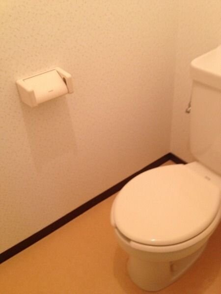 物件内観写真8　(トイレ)