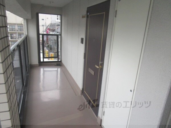 物件内観写真18　(通路)