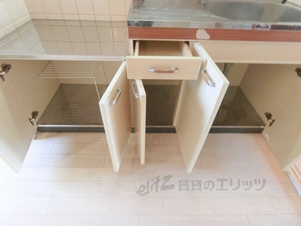 キッチン(下収納)