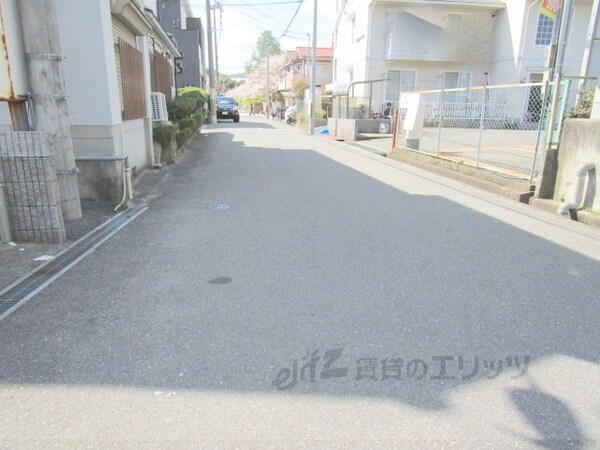 その他(前面道路)