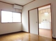 物件内観写真4　(リビング/居室)