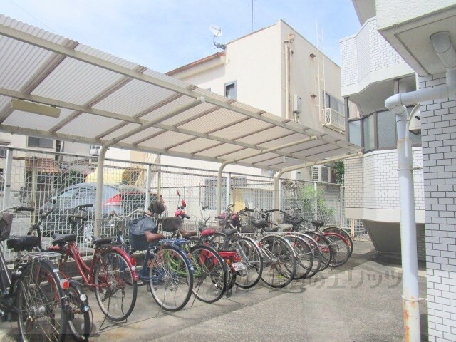 物件内観写真13　(駐輪場)