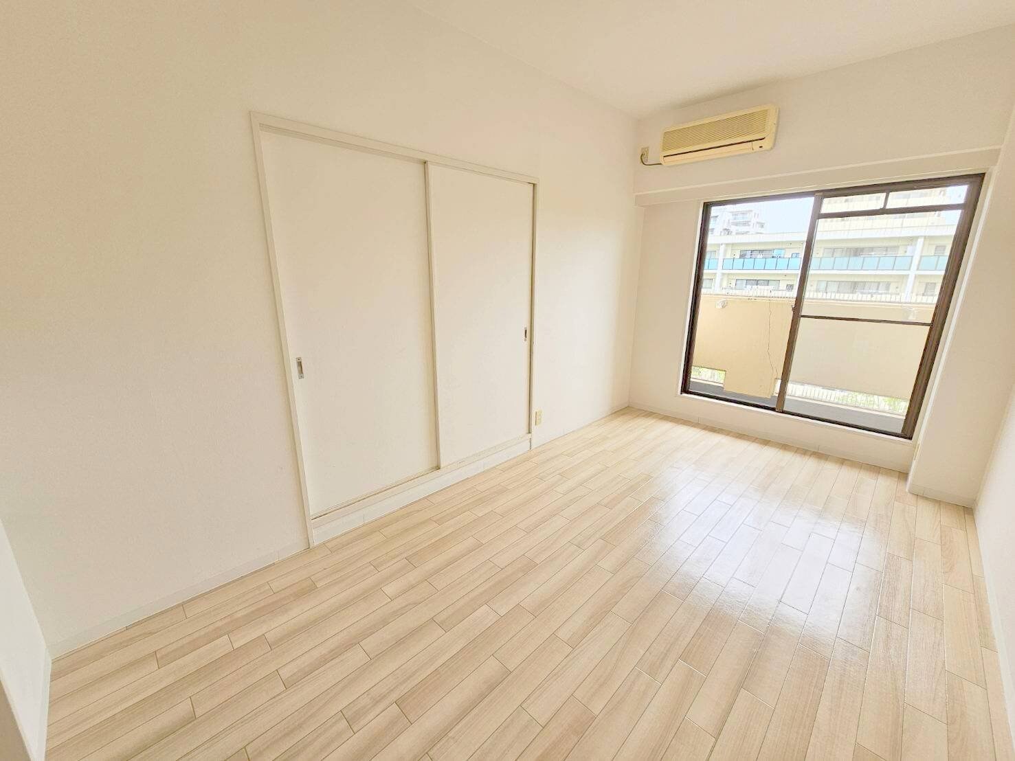 物件内観写真2　(リビング/居室)