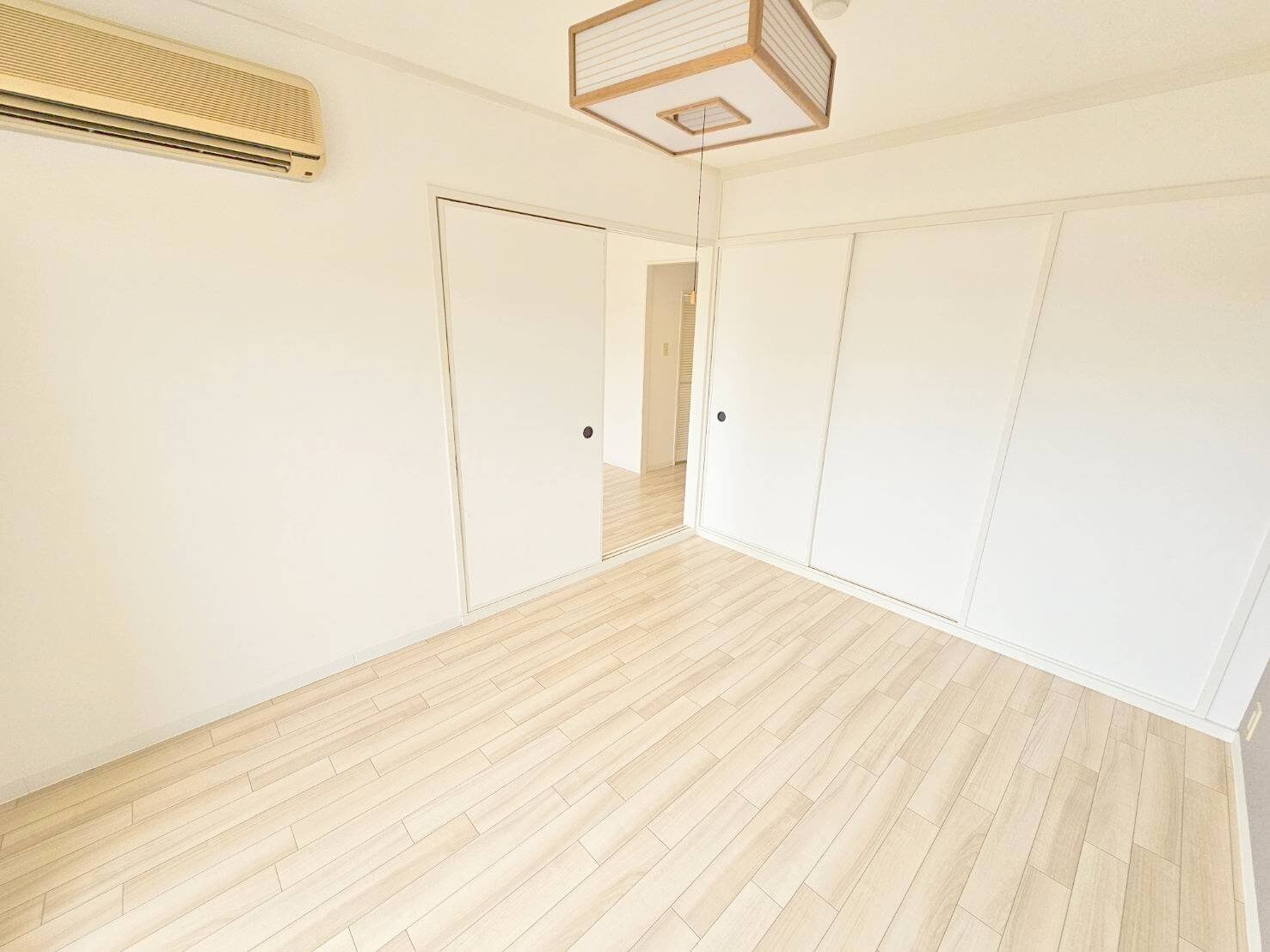 物件内観写真18　(リビング/居室)