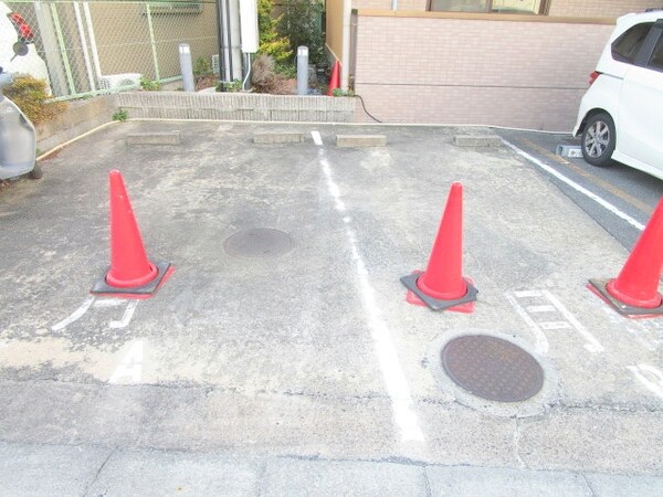 庭(駐車場)