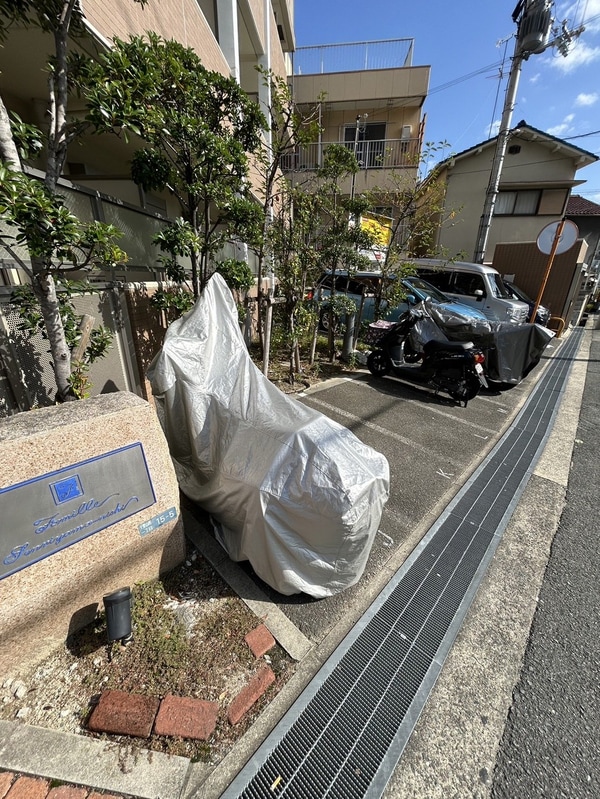 駐車場(駐車場)
