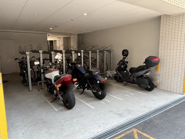 駐車場(バイク置き場)