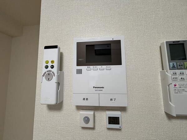 設備(モニター付きインターホン)
