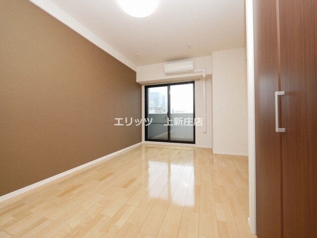 物件内観写真18　(リビング/居室)