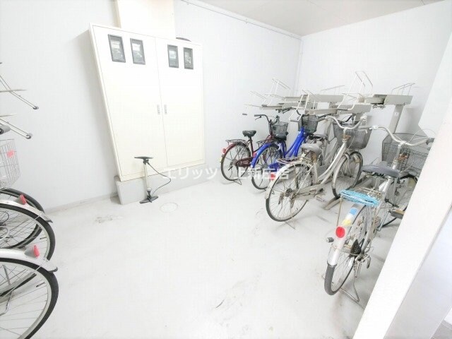 物件内観写真5　(駐車場)