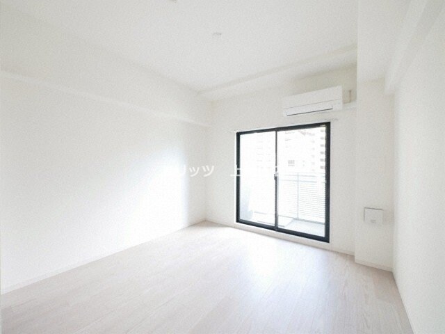 物件内観写真2　(リビング/居室)