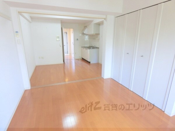 物件内観写真5　(洋室)