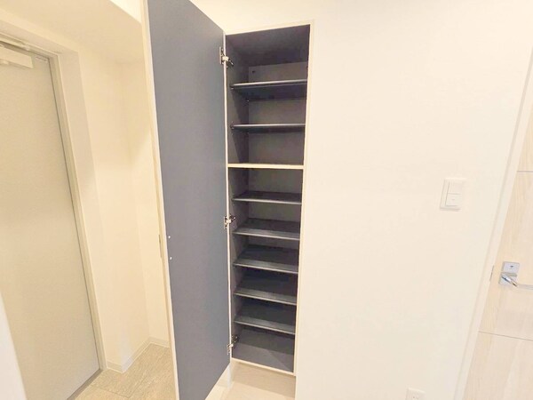 玄関(収納)