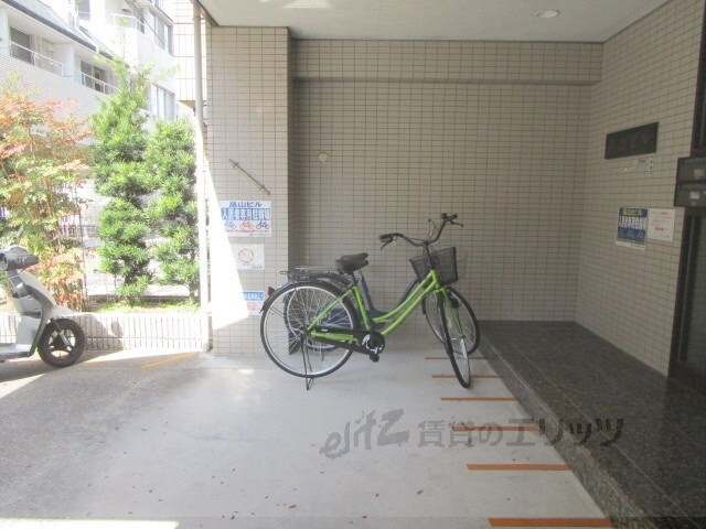 物件内観写真10　(駐輪場)