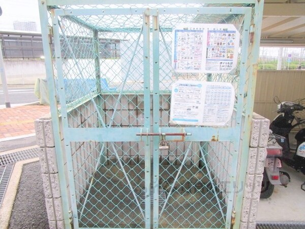 共有部分(ゴミ置き場)