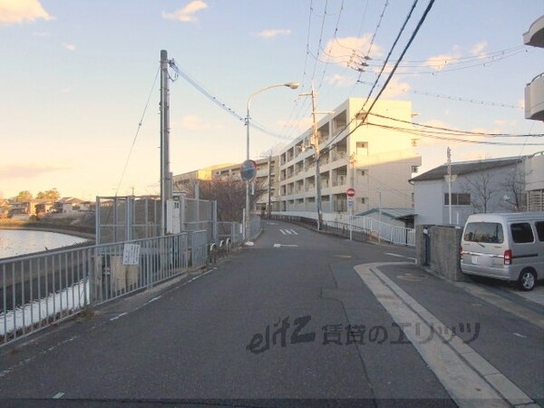 その他(前面道路)